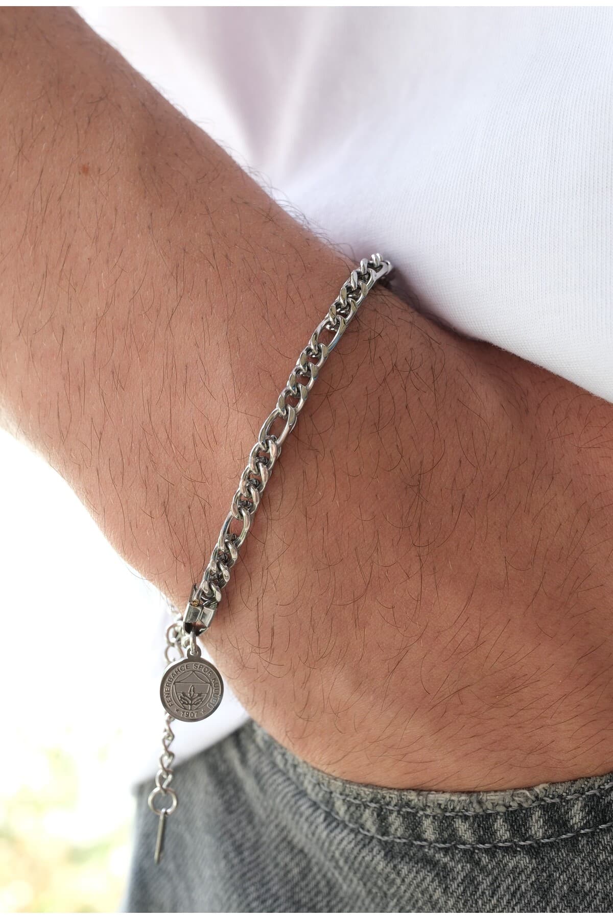 دستبند زنانه Fenerbahçe فولادی باریک قابل تنظیم 19 cm خاکستری لایسنسدار مدل FB دستبند زنانه Fenerbahçe فولادی باریک قابل تنظیم 19 cm خاکستری لایسنسدار مدل FB