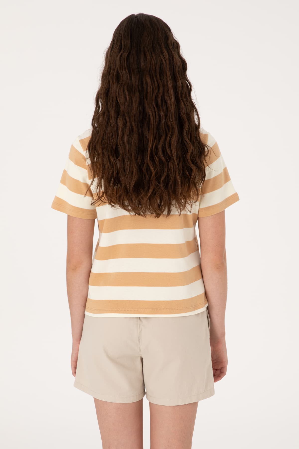 تیشرت زنانه U.S. Polo Assn. یقه پولو جیبدار شتری مدل 50306713-VR015 تیشرت زنانه U.S. Polo Assn. یقه پولو جیبدار شتری مدل 50306713-VR015