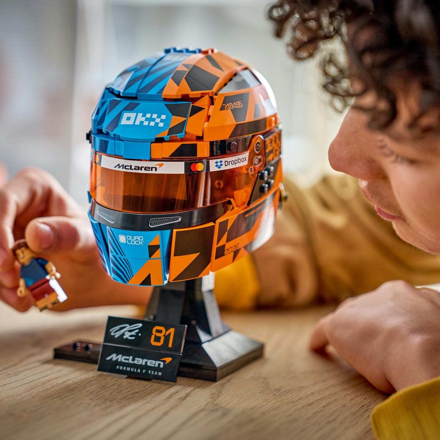 لگو Editions McLaren Mastercard F1 Team کلاه ایمنی Oscar Piastri مدل 43017 لگو Editions McLaren Mastercard F1 Team کلاه ایمنی Oscar Piastri مدل 43017