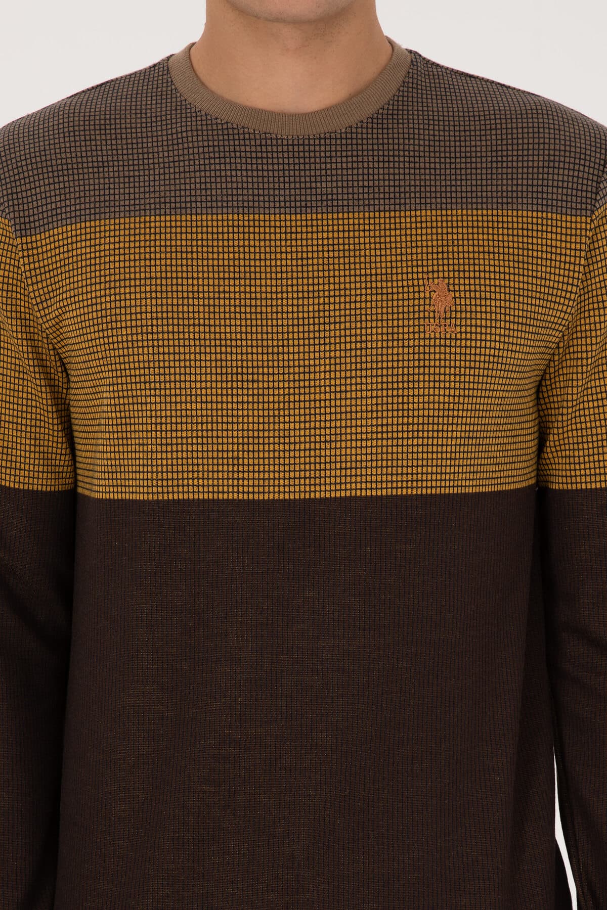 سوئیشرت مردانه U.S. Polo Assn. فیت معمولی یقه گرد شتری مدل 50308912-VR233 سوئیشرت مردانه U.S. Polo Assn. فیت معمولی یقه گرد شتری مدل 50308912-VR233