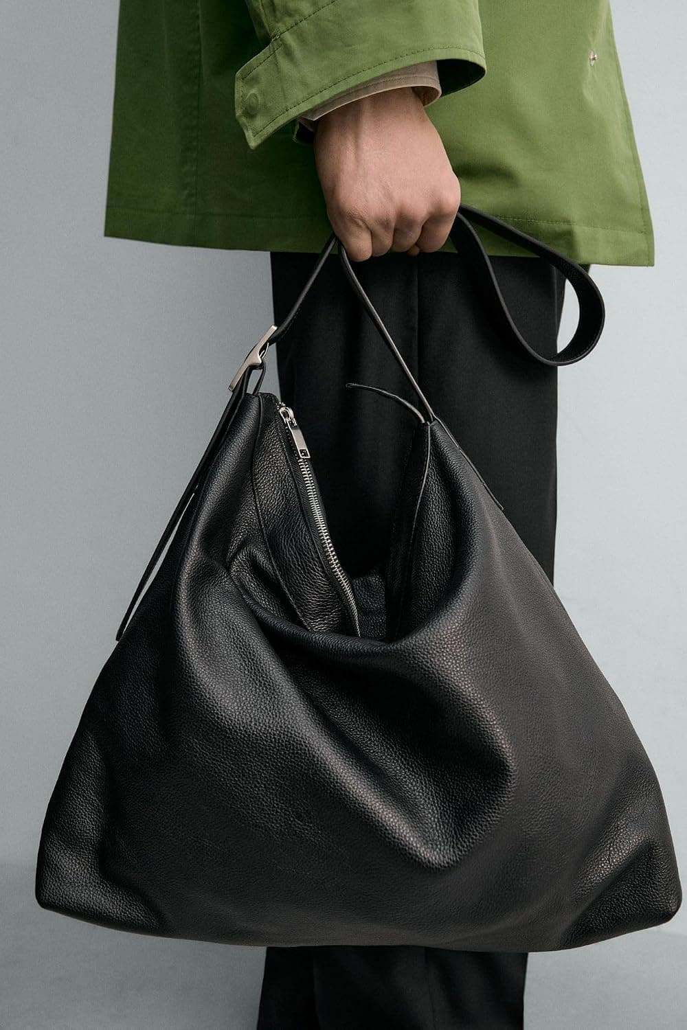 کیف Tote چرمی زنانه ZARA مشکی سایز استاندارد کیف Tote چرمی زنانه ZARA مشکی سایز استاندارد