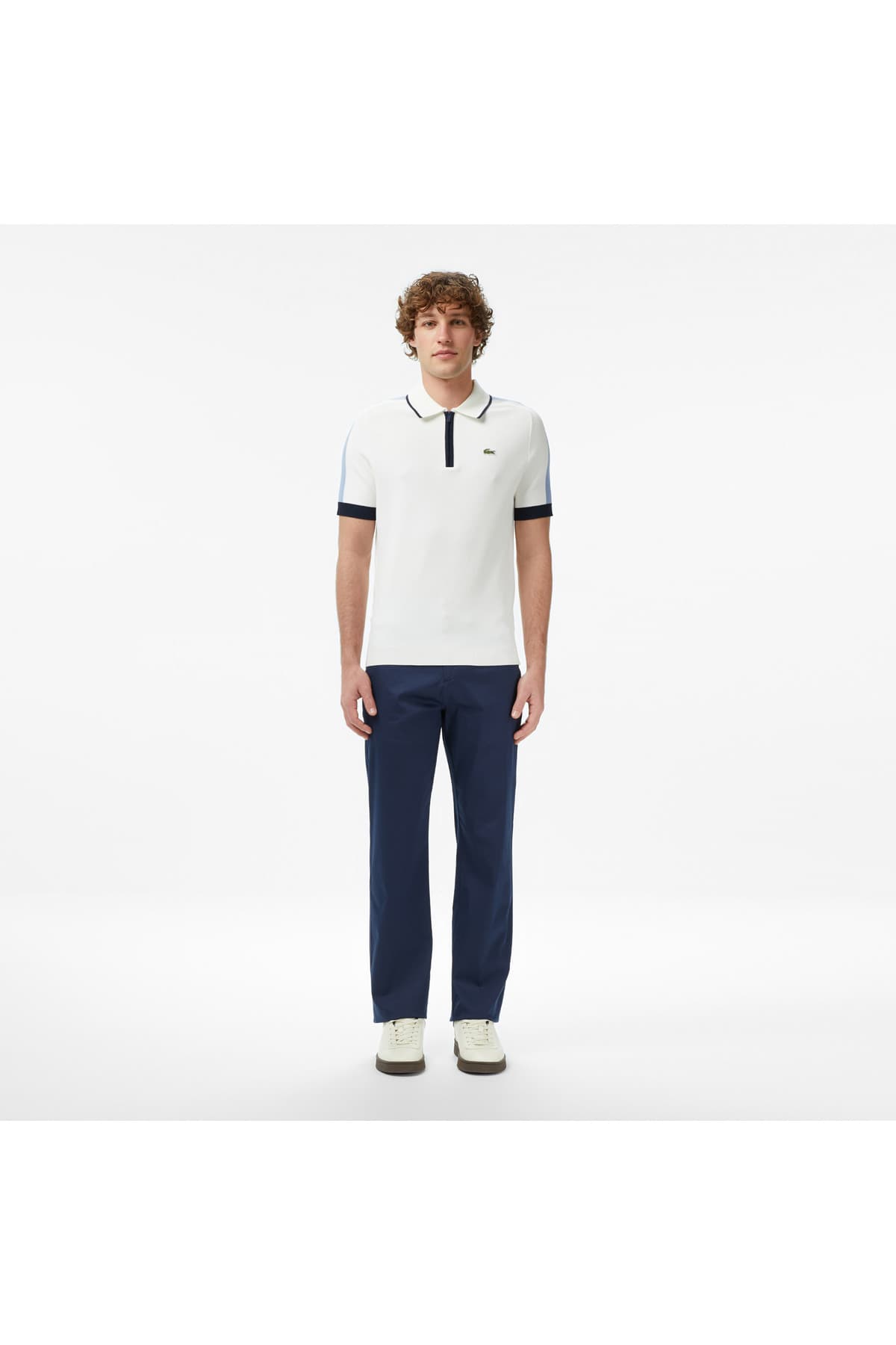 بافت مردانه Lacoste فیت کلاسیک آستین کوتاه یقه نیمزیپ سفید بافت مردانه Lacoste فیت کلاسیک آستین کوتاه یقه نیمزیپ سفید