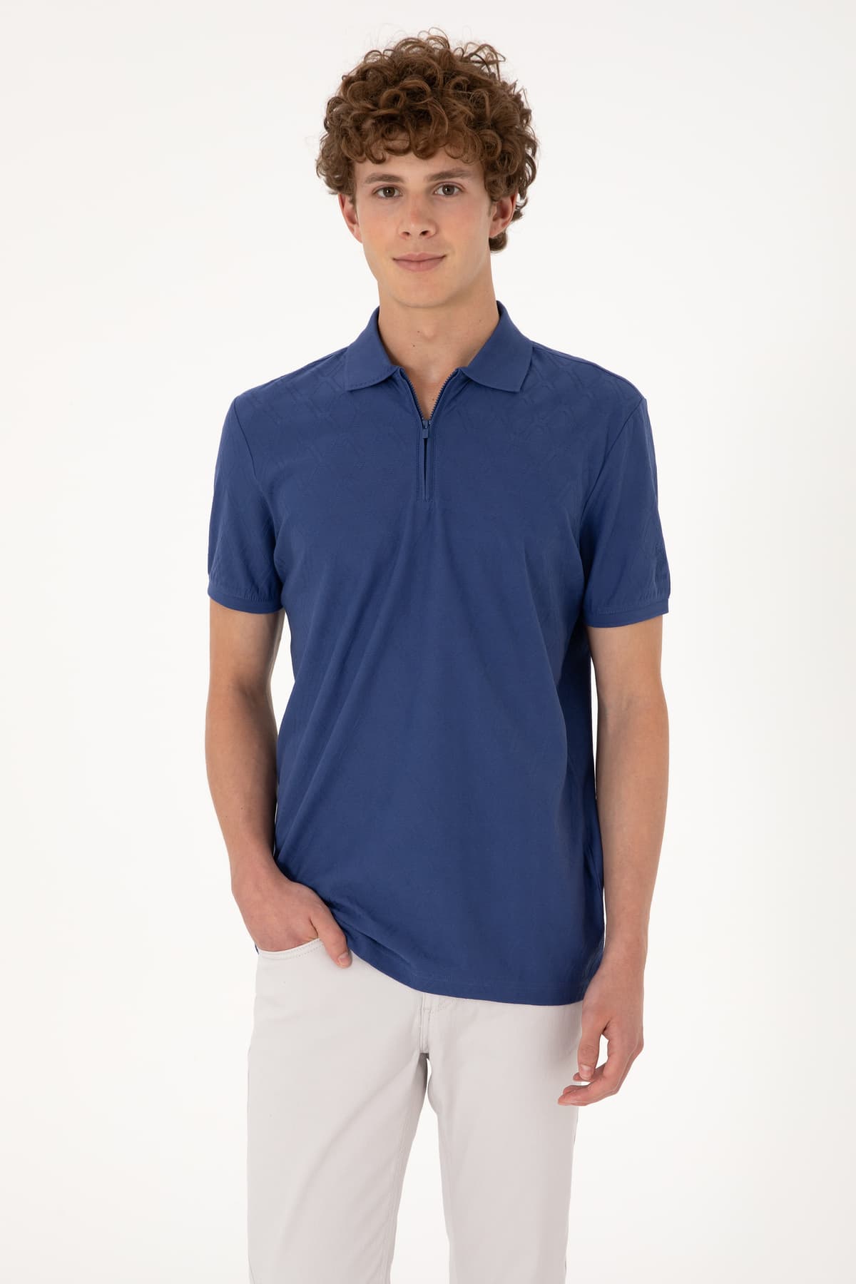 تیشرت مردانه U.S. Polo Assn. فیت معمولی زیپدار سرمهای روشن طرحدار مدل 50300832-VR059 تیشرت مردانه U.S. Polo Assn. فیت معمولی زیپدار سرمهای روشن طرحدار مدل 50300832-VR059