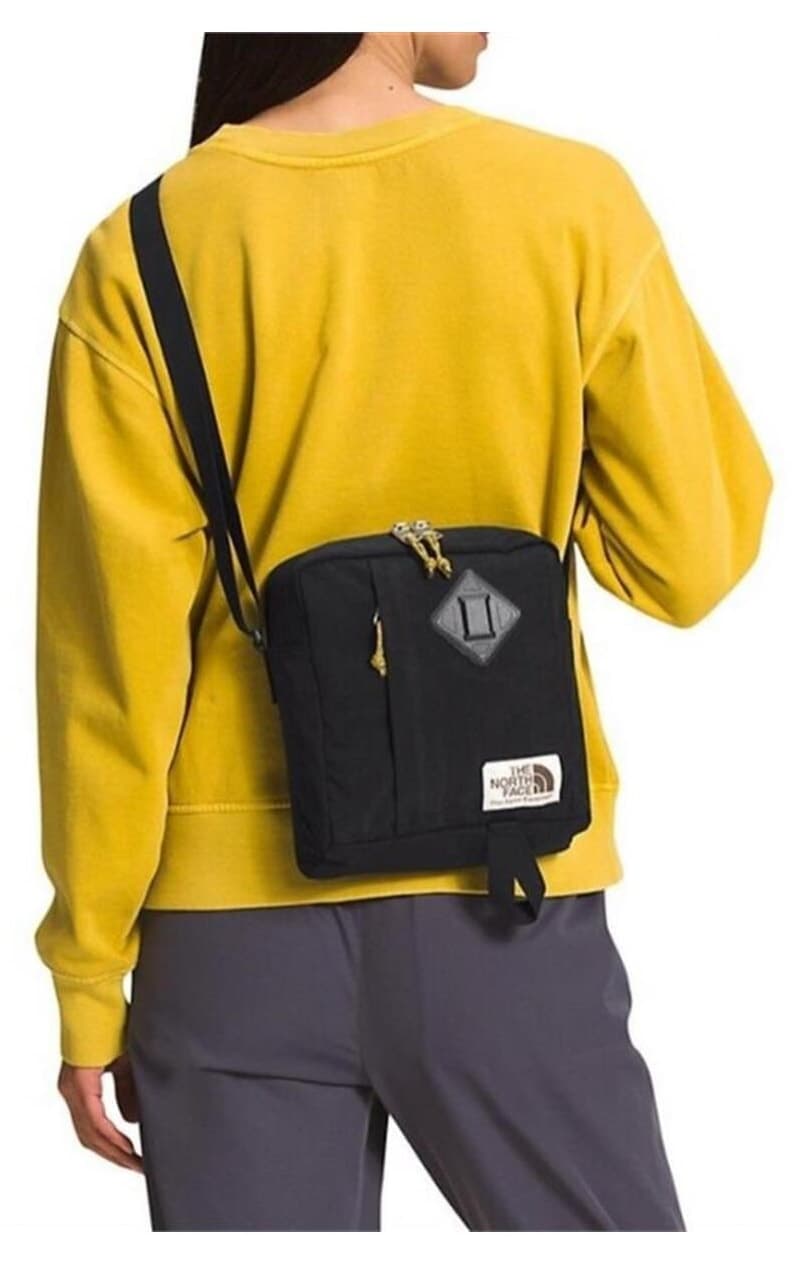 کیف مردانه The North Face کراسبادی Berkeley مشکی کیف مردانه The North Face کراسبادی Berkeley مشکی