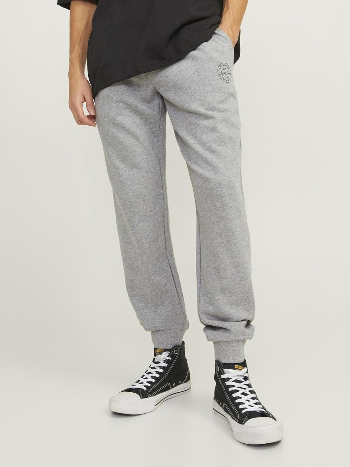 شلوار گرمکن مردانه JACK & JONES مدل Gordon Shark شلوار گرمکن مردانه JACK & JONES مدل Gordon Shark