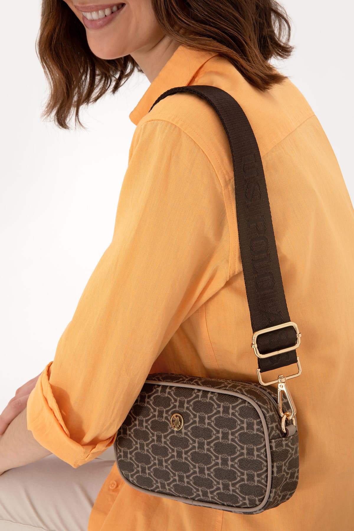 کیف دوشی زنانه U.S. Polo Assn. رنگ موشی مدل 50311547-VR052 کیف دوشی زنانه U.S. Polo Assn. رنگ موشی مدل 50311547-VR052