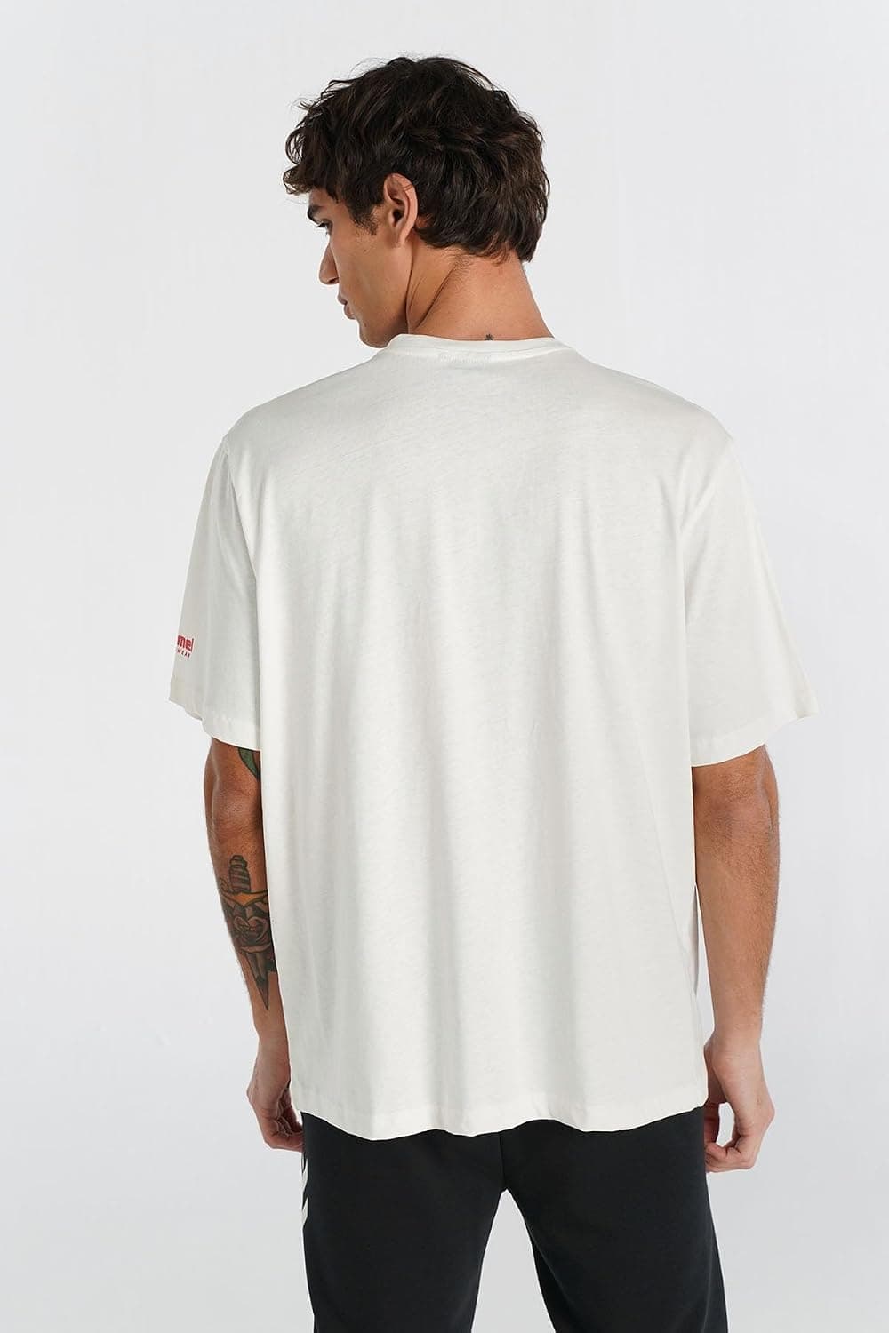 تیشرت مردانه Hummel اورسایز آستین کوتاه مدل Marc TYC1423D05573974414F3E200 تیشرت مردانه Hummel اورسایز آستین کوتاه مدل Marc TYC1423D05573974414F3E200