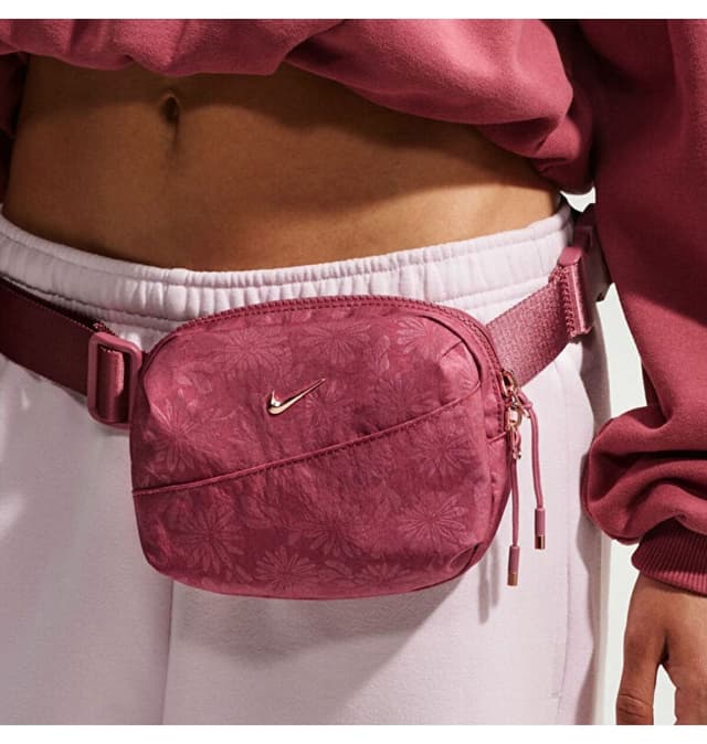 کیف کمری مینی Nike طرح گل برجسته مدل NK AURA WAISTPCK-FLORAL EMBOSS کیف کمری مینی Nike طرح گل برجسته مدل NK AURA WAISTPCK-FLORAL EMBOSS