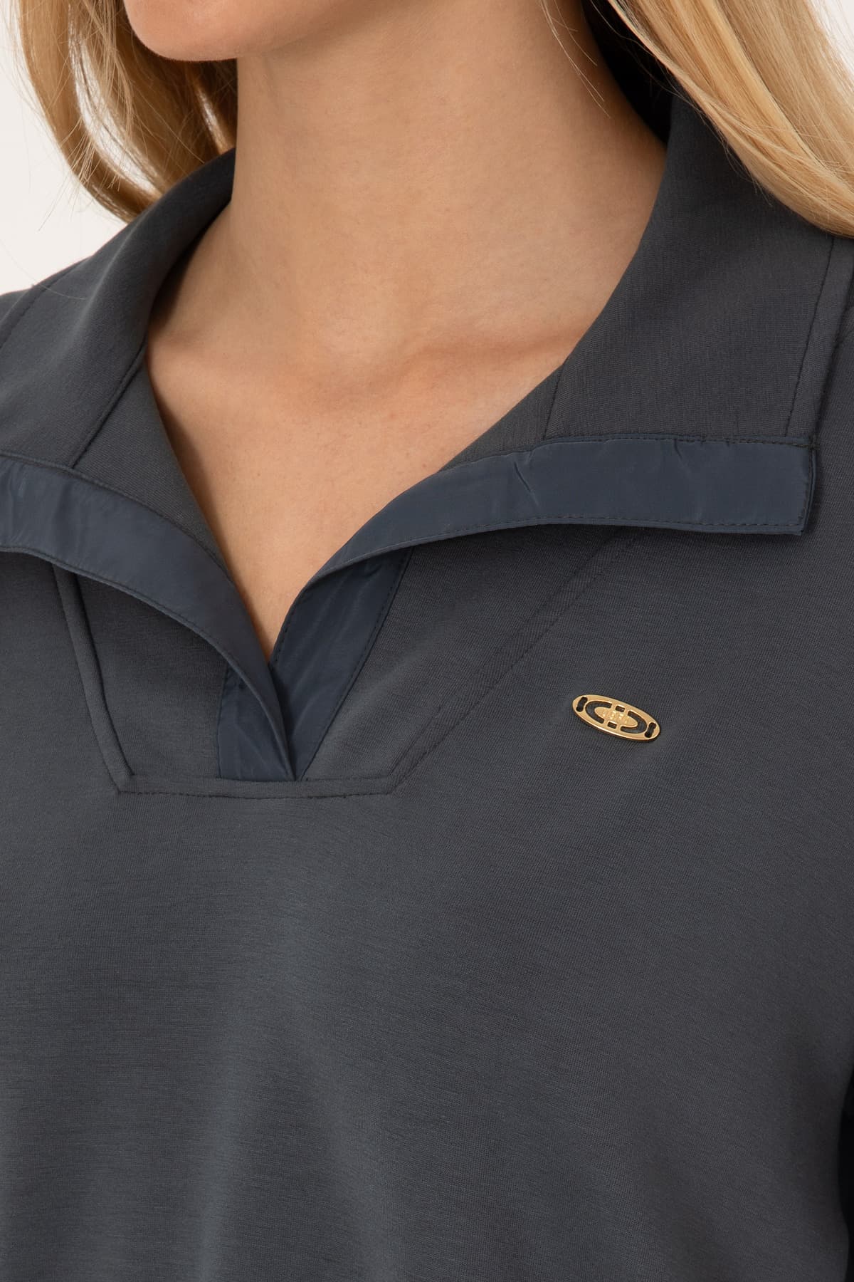 سویشرت زنانه U.S. Polo Assn. آنتراسیت یقه ایستاده مدل 50309429-VR006 سویشرت زنانه U.S. Polo Assn. آنتراسیت یقه ایستاده مدل 50309429-VR006