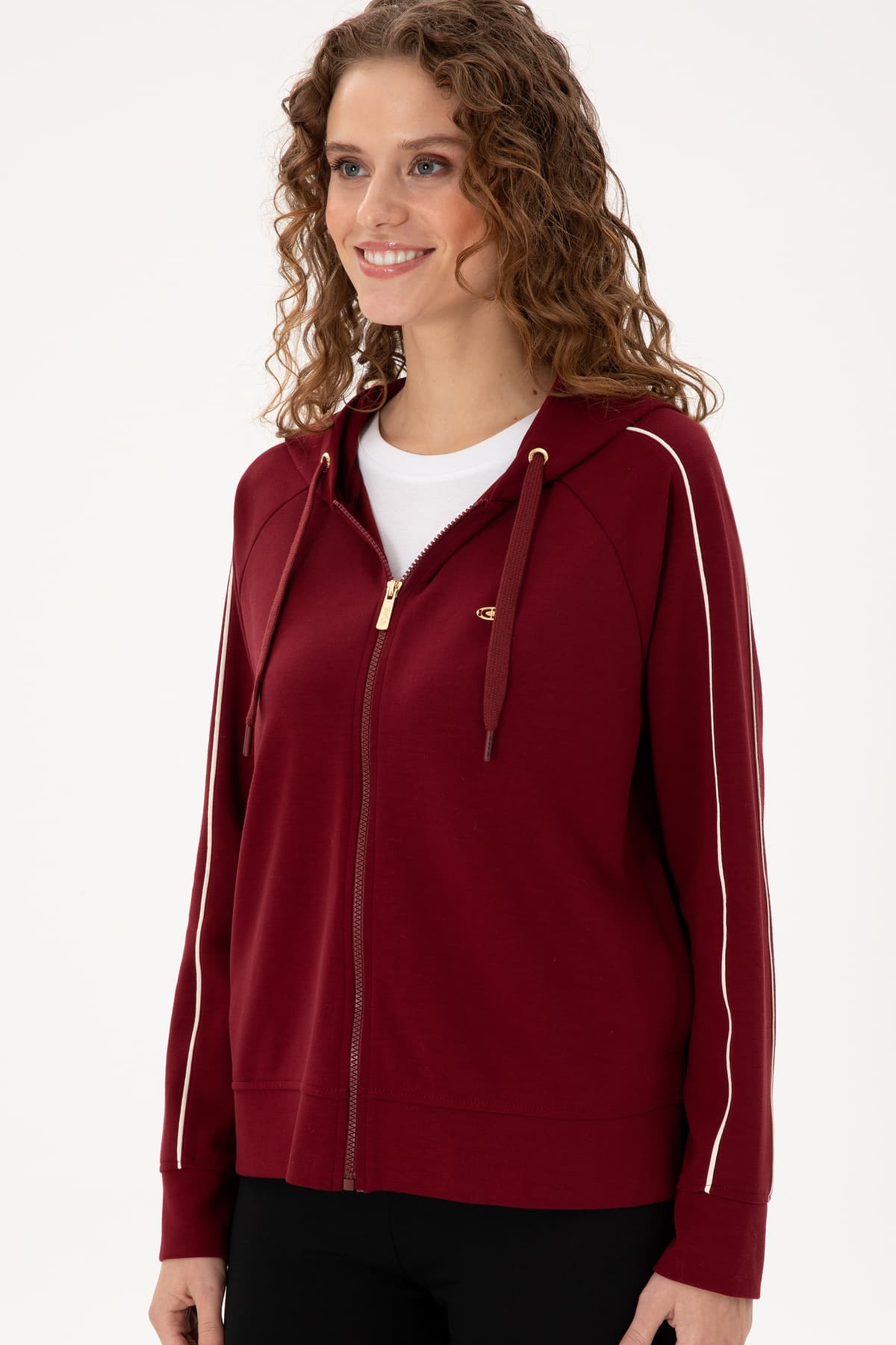 سوئیشرت زنانه U.S. Polo Assn. زرشکی کلاهدار با زیپ مدل 50297354-VR014 سوئیشرت زنانه U.S. Polo Assn. زرشکی کلاهدار با زیپ مدل 50297354-VR014