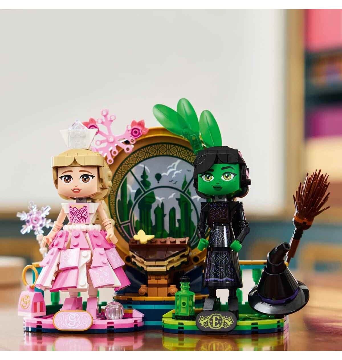 لگو Wicked با فیگورهای Elphaba و Glinda مدل 75682 با 558 قطعه لگو Wicked با فیگورهای Elphaba و Glinda مدل 75682 با 558 قطعه