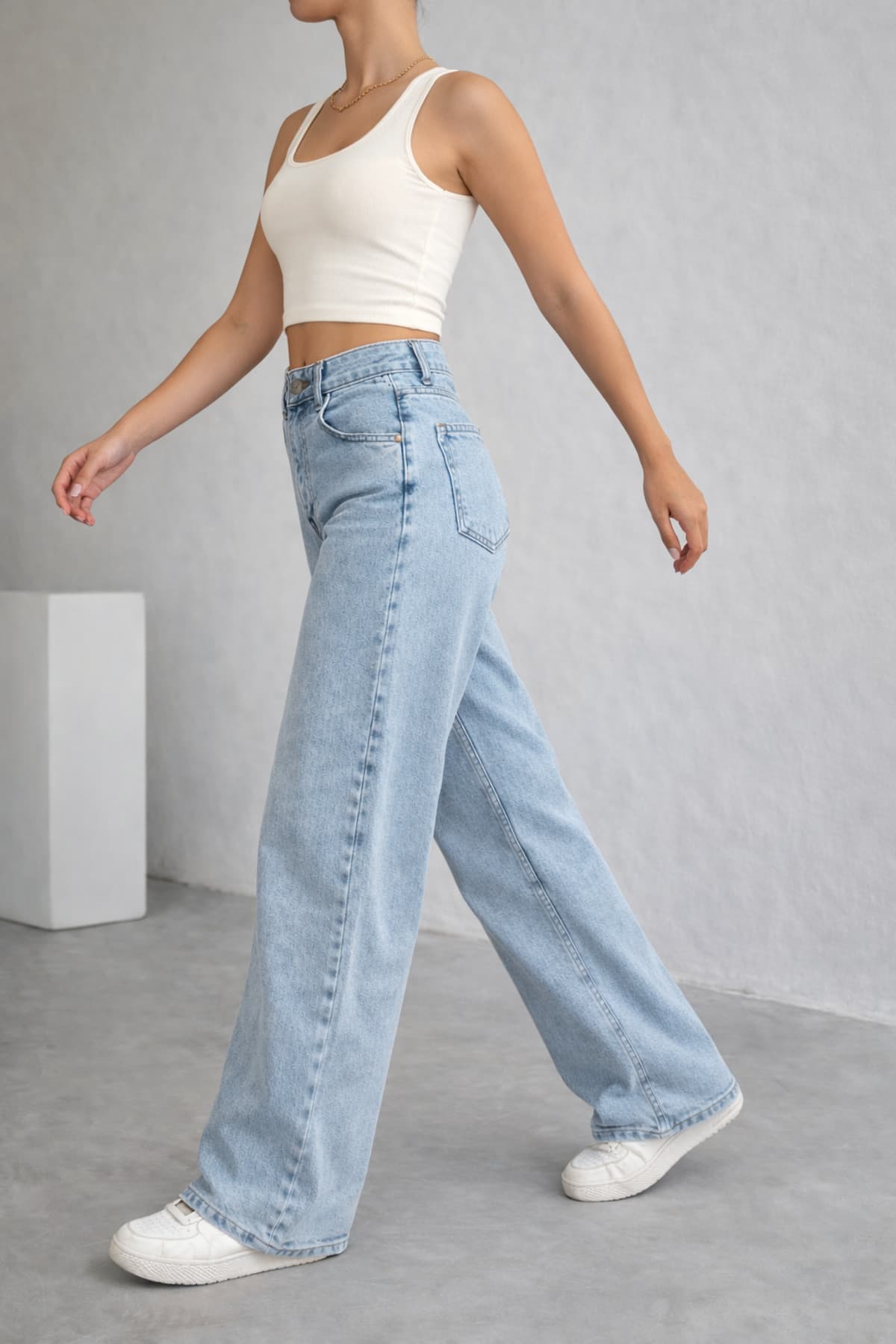 شلوار جین زنانه Lighter Jeans آبی روشن فاق بلند کشی مامفیت دمپاگشاد شلوار جین زنانه Lighter Jeans آبی روشن فاق بلند کشی مامفیت دمپاگشاد
