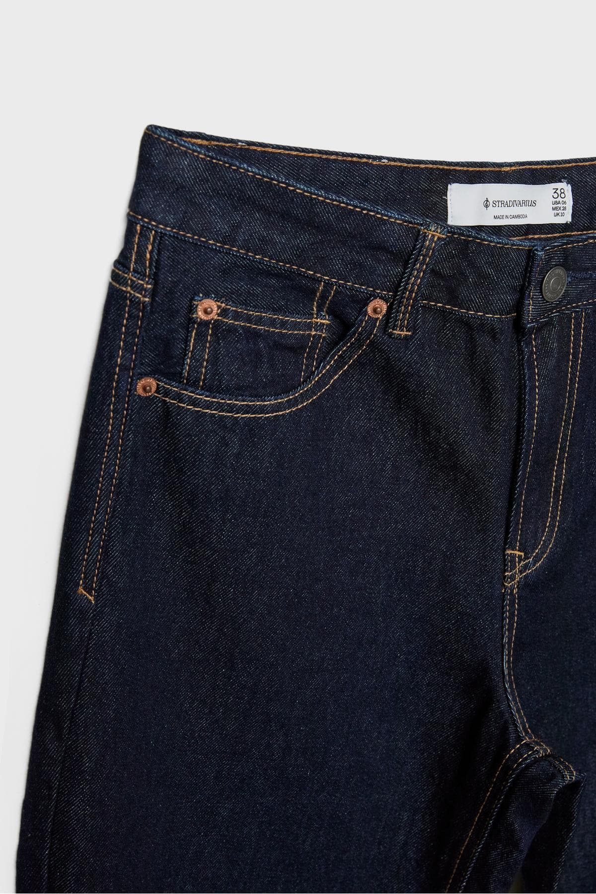 شلوار جین فیت راسته با پاچه گشاد Stradivarius مدل D92 شلوار جین فیت راسته با پاچه گشاد Stradivarius مدل D92