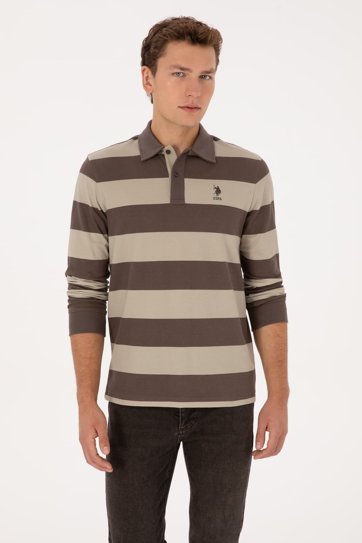 سوئیشرت مردانه U.S. Polo Assn. فیت معمولی یقه پولو قهوهای روشن مدل 50316467-VR052 سوئیشرت مردانه U.S. Polo Assn. فیت معمولی یقه پولو قهوهای روشن مدل 50316467-VR052