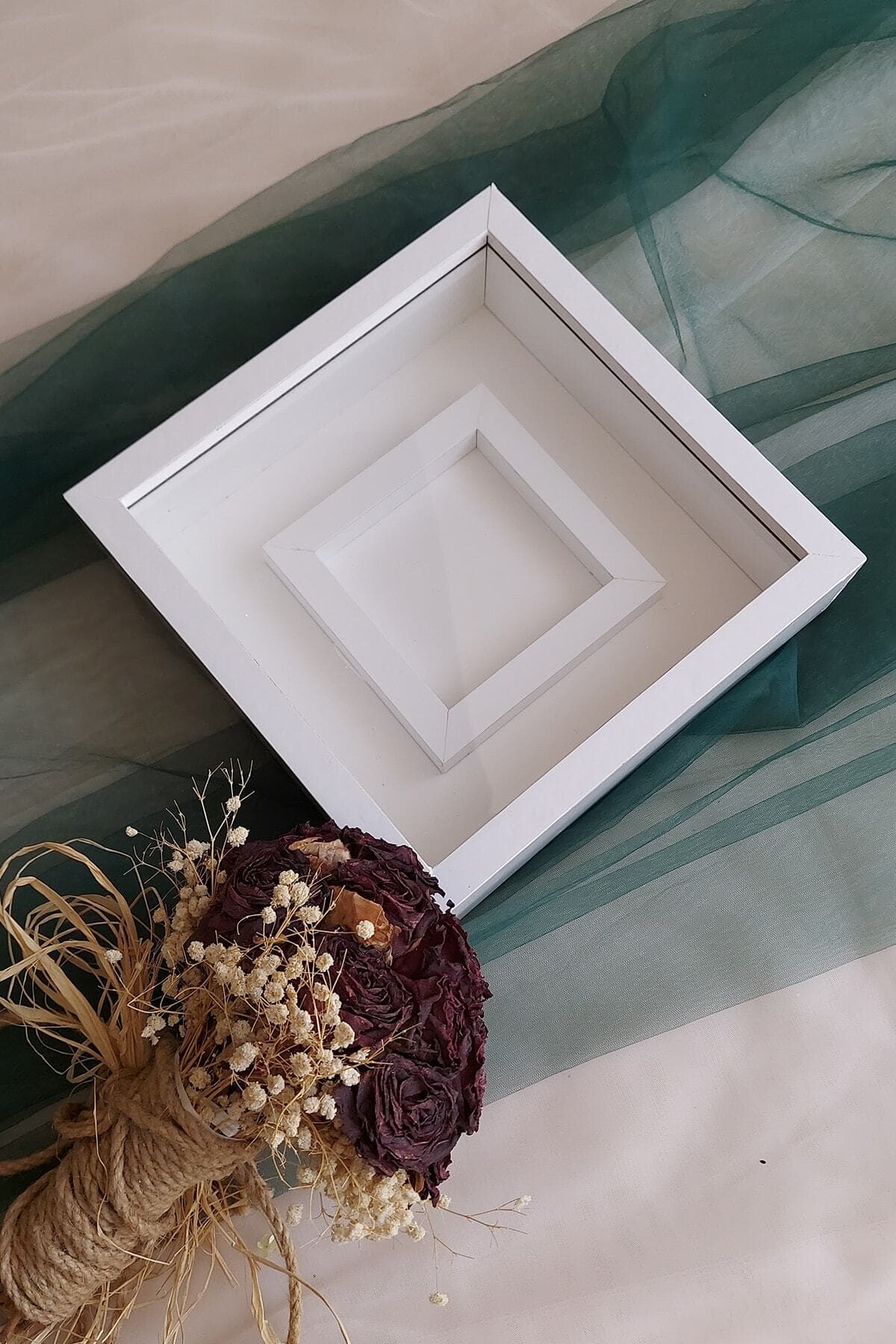 قاب Verda Çerçeve با LED و بخش عکس ابعاد 25x25x7 cm قاب Verda Çerçeve با LED و بخش عکس ابعاد 25x25x7 cm