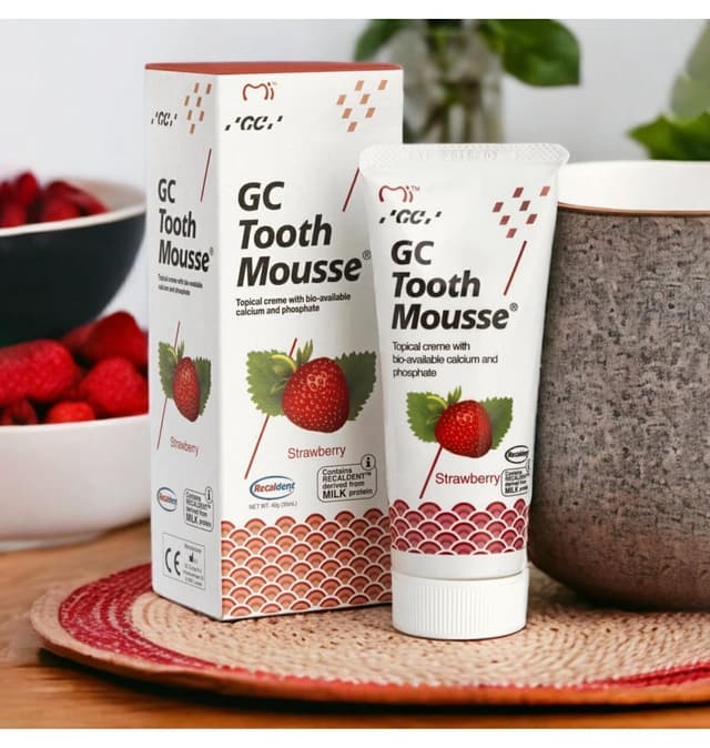 کرم محافظ مینای دندان توتفرنگی GC Tooth Mousse کرم محافظ مینای دندان توتفرنگی GC Tooth Mousse