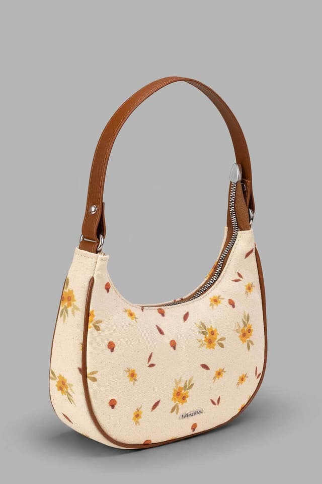 کیف دوشی زنانه Housebags کانواس با طرح بابونه Ivory Meadow کیف دوشی زنانه Housebags کانواس با طرح بابونه Ivory Meadow