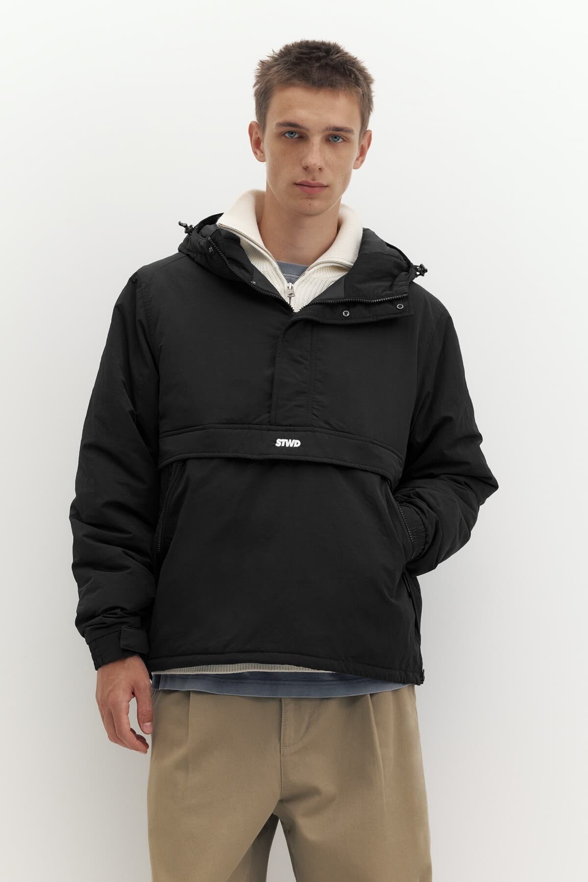 ژاکت مردانه Pull & Bear کلاهدار با جیب کانگورویی ژاکت مردانه Pull & Bear کلاهدار با جیب کانگورویی