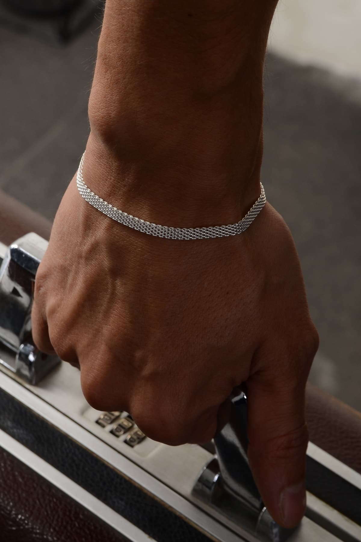 دستبند مردانه Ricco Jewellery نقره 925 طرح Old Money بافت دستبند مردانه Ricco Jewellery نقره 925 طرح Old Money بافت