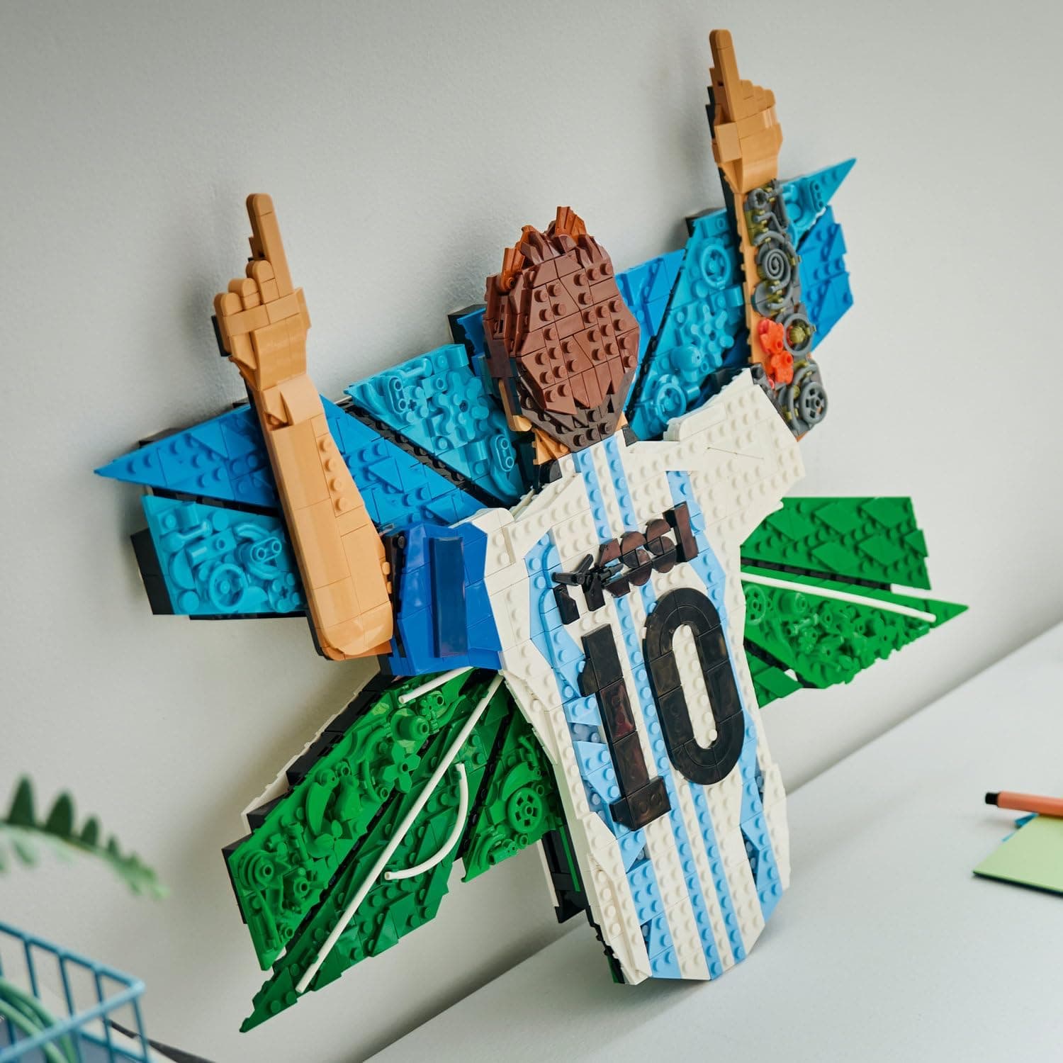 لگو Editions Lionel Messi جشن مدل 43018 لگو Editions Lionel Messi جشن مدل 43018