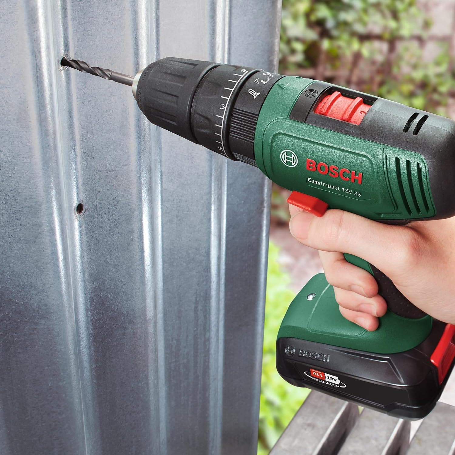 پیچگوشتی شارژی BOSCH مدل EasyDrill 18V-38 با باتری 2.5Ah و کیف حمل پیچگوشتی شارژی BOSCH مدل EasyDrill 18V-38 با باتری 2.5Ah و کیف حمل