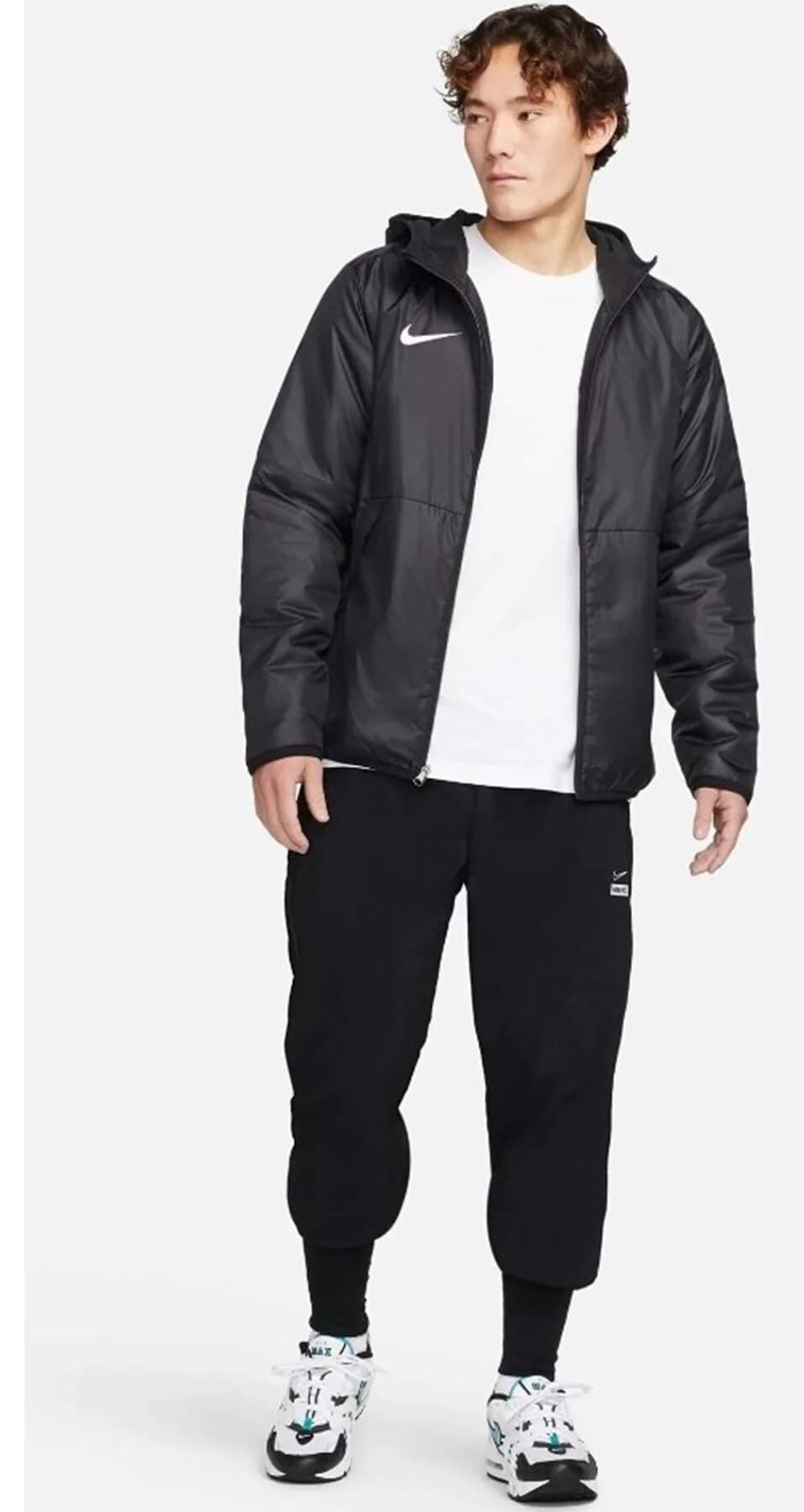 مونت مردانه Nike کلاهدار مشکی ضدآب با آستر پلار دوجیبه مونت مردانه Nike کلاهدار مشکی ضدآب با آستر پلار دوجیبه