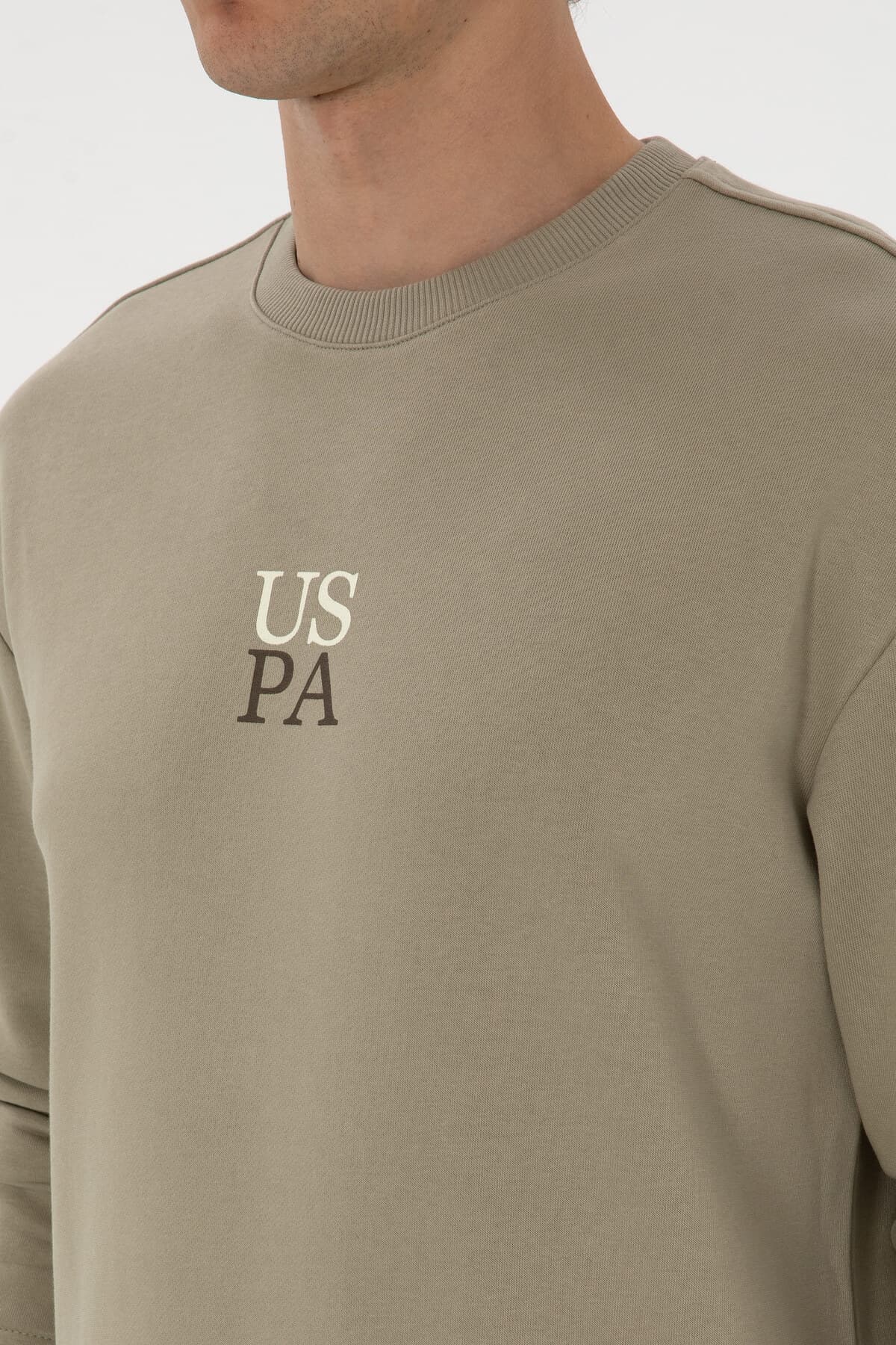 سوئیشرت مردانه U.S. Polo Assn. یقه گرد Comfort Fit خاکی روشن مدل 50313760-VR183 سوئیشرت مردانه U.S. Polo Assn. یقه گرد Comfort Fit خاکی روشن مدل 50313760-VR183