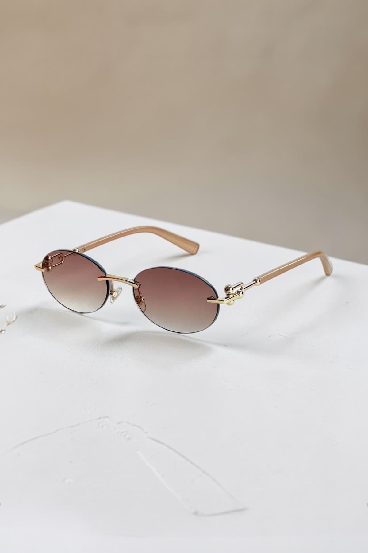 عینک آفتابی زنانه REN EYEWEAR فلزی بیضی با لنز گرادیانی UV400 مدل DERLA عینک آفتابی زنانه REN EYEWEAR فلزی بیضی با لنز گرادیانی UV400 مدل DERLA