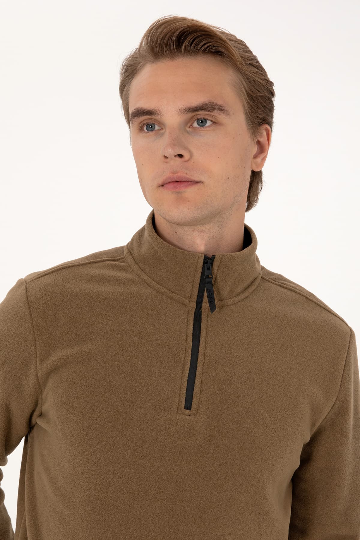 سوئیشرت مردانه U.S. Polo Assn. فیت معمولی پولار نیم زیپ خاکی مدل 50313777-VR027 سوئیشرت مردانه U.S. Polo Assn. فیت معمولی پولار نیم زیپ خاکی مدل 50313777-VR027