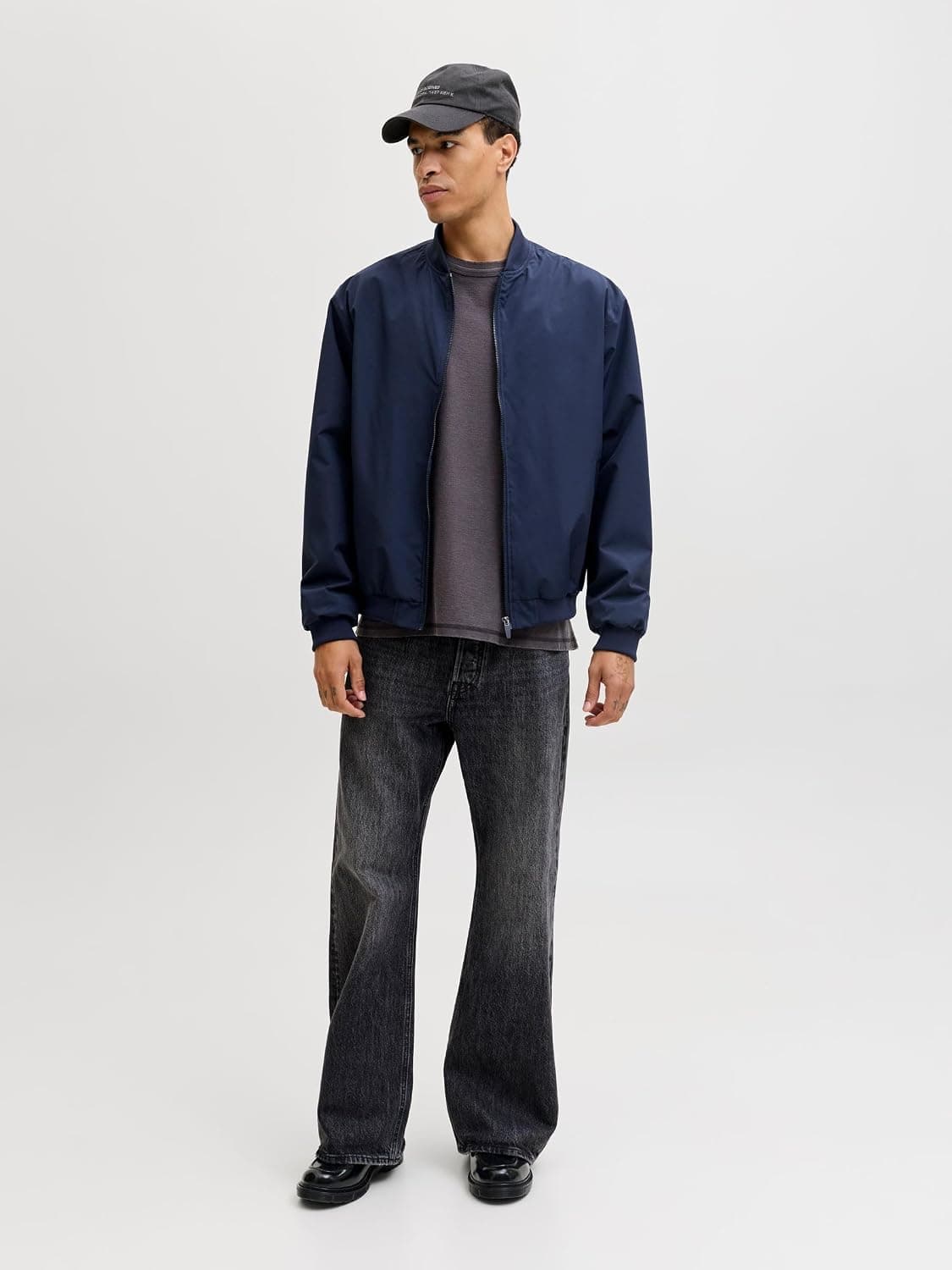 کت بامبر مردانه JACK & JONES سرمهای مدل JJECHARGE سایز M کت بامبر مردانه JACK & JONES سرمهای مدل JJECHARGE سایز M