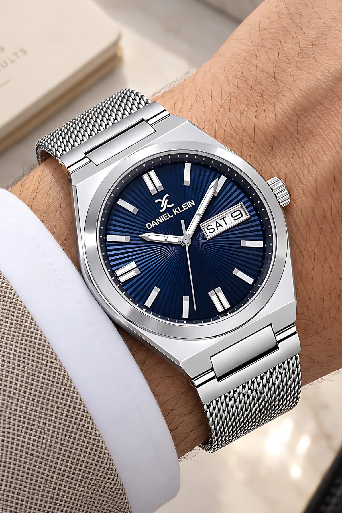 ساعت مچی مردانه Daniel Klein بند و کیس فولادی تقویمدار نقرهای-آبی مدل zmdk1203 ساعت مچی مردانه Daniel Klein بند و کیس فولادی تقویمدار نقرهای-آبی مدل zmdk1203