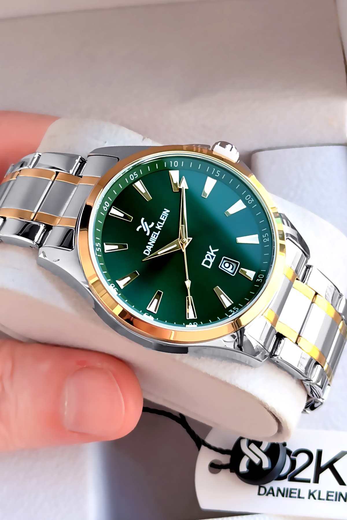 ساعت مچی مردانه Daniel Klein تقویمدار ضدآب 3 ATM نقرهای بند فولادی مدل DKE2004C8 ساعت مچی مردانه Daniel Klein تقویمدار ضدآب 3 ATM نقرهای بند فولادی مدل DKE2004C8