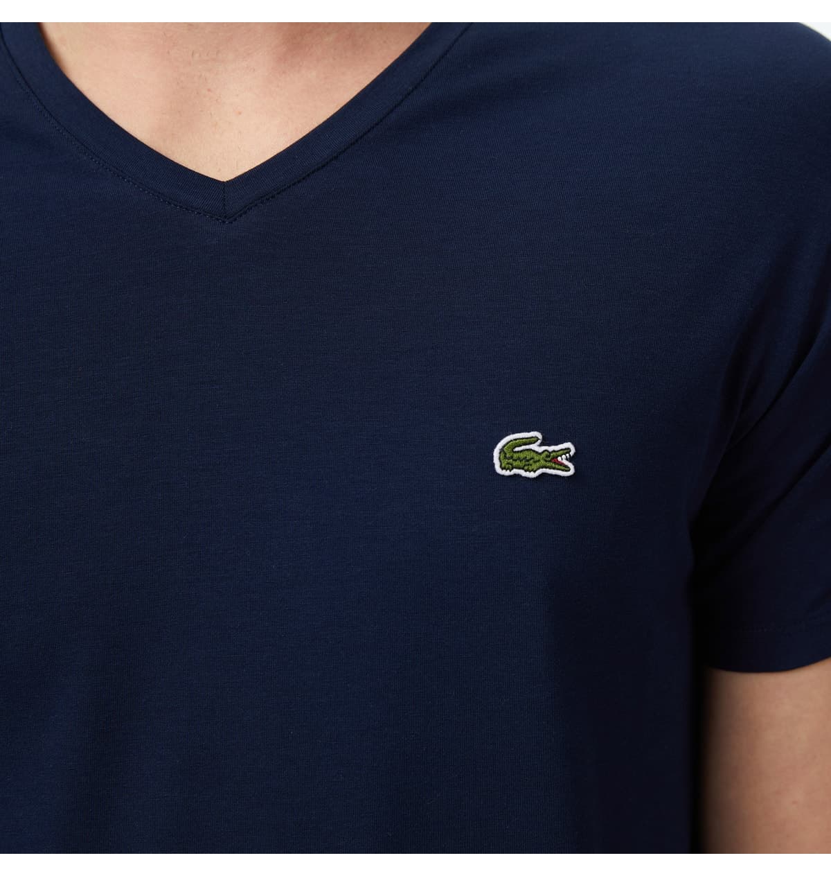 تیشرت مردانه Lacoste اسلیم فیت یقه V سرمهای تیشرت مردانه Lacoste اسلیم فیت یقه V سرمهای