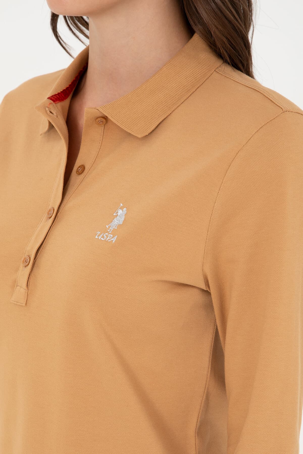 سوئیشرت زنانه U.S. Polo Assn. شتری یقه پولو بیسیک مدل 50289541-VR015 سوئیشرت زنانه U.S. Polo Assn. شتری یقه پولو بیسیک مدل 50289541-VR015