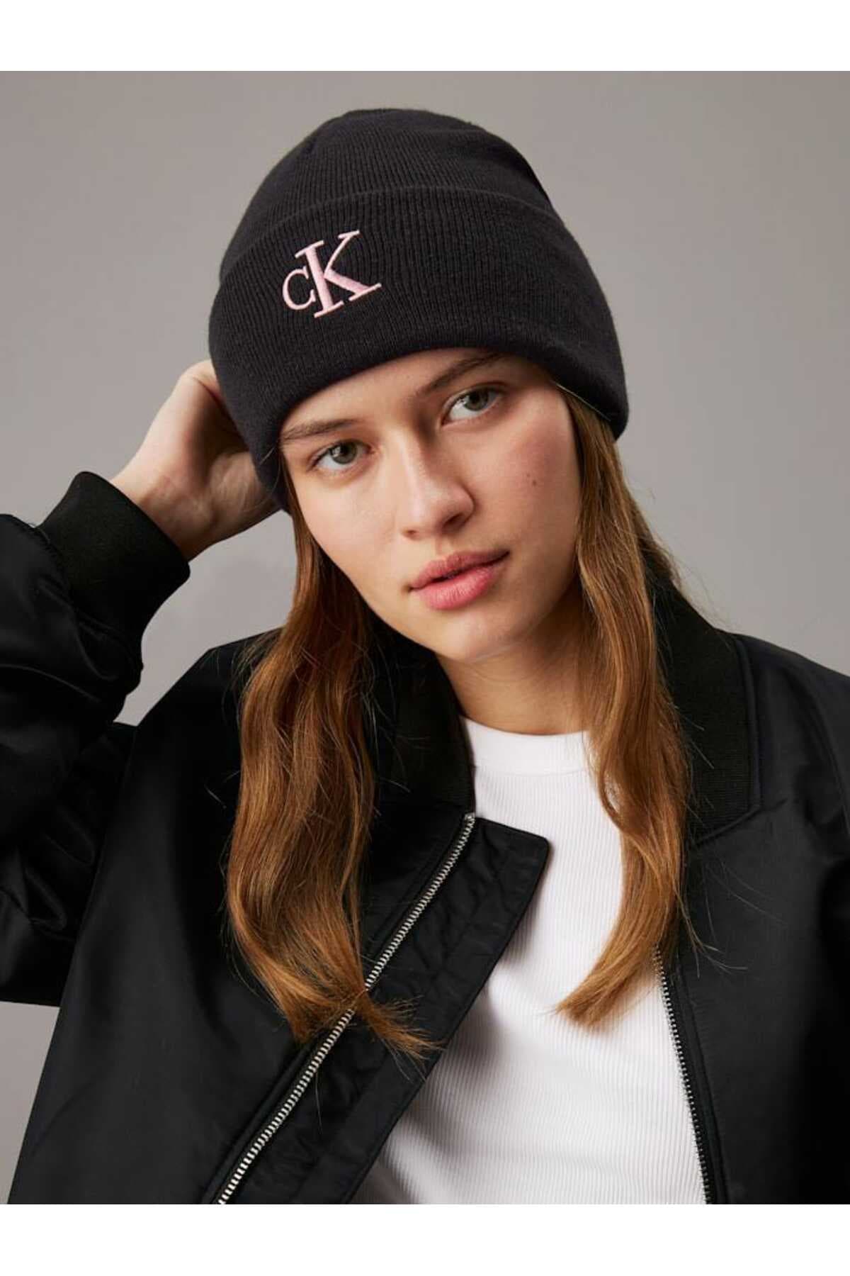 کلاه بافتنی زنانه Calvin Klein کلاه بافتنی زنانه Calvin Klein