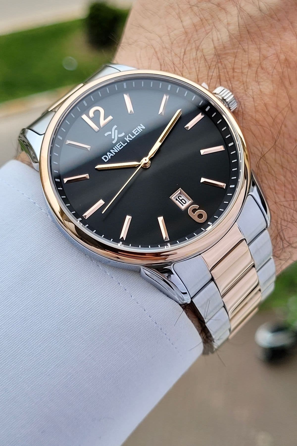 ساعت مچی مردانه Daniel Klein تقویمدار صفحه مشکی بند رز نقرهای مدل Dkgnct1130 ساعت مچی مردانه Daniel Klein تقویمدار صفحه مشکی بند رز نقرهای مدل Dkgnct1130