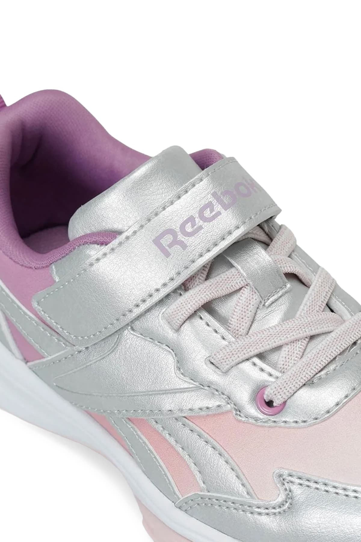 کفش دویدن دخترانه Reebok Poine One KDS III صورتی کفش دویدن دخترانه Reebok Poine One KDS III صورتی
