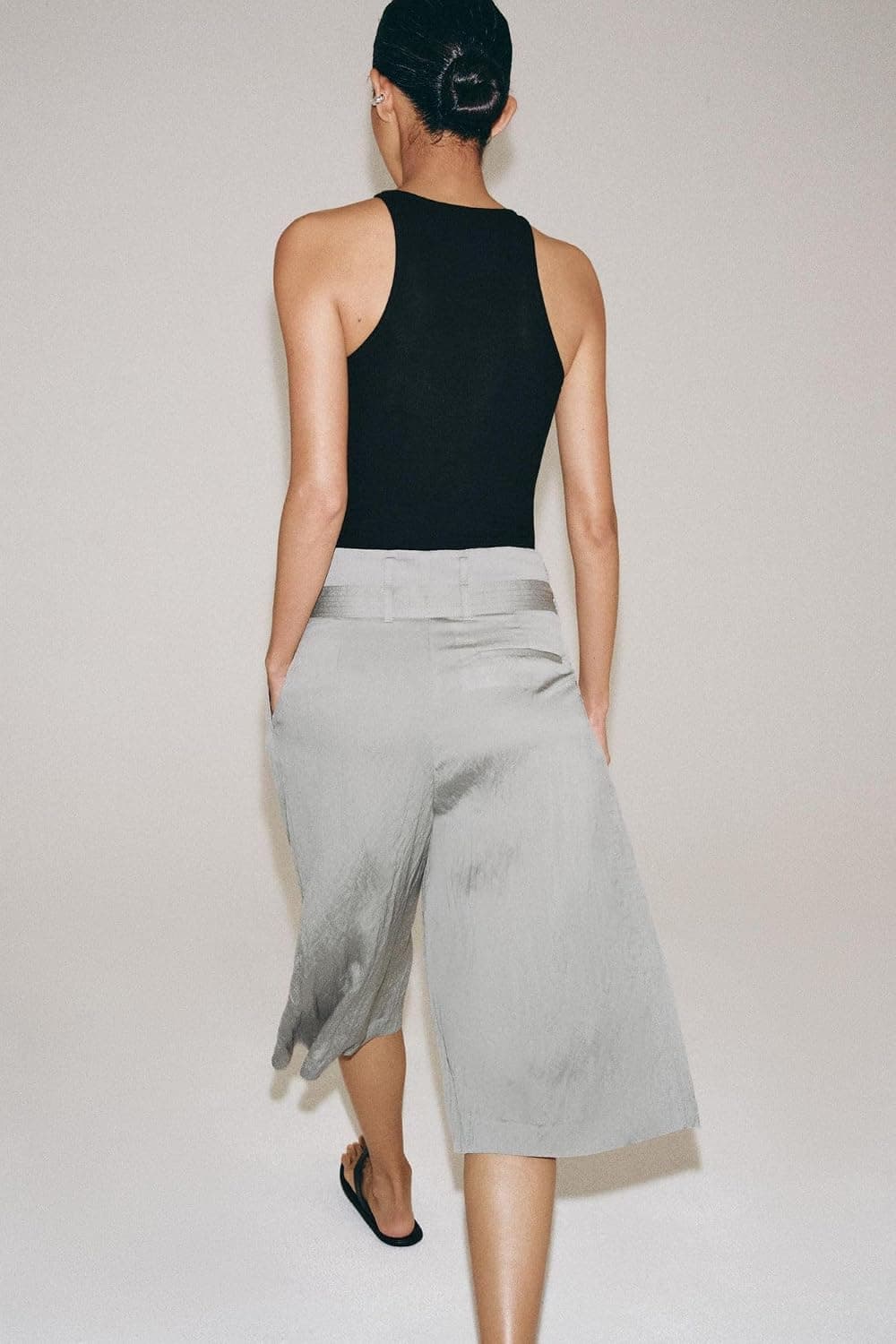 شورت برمودا زنانه Zara ZW COLLECTION با کمربند شورت برمودا زنانه Zara ZW COLLECTION با کمربند