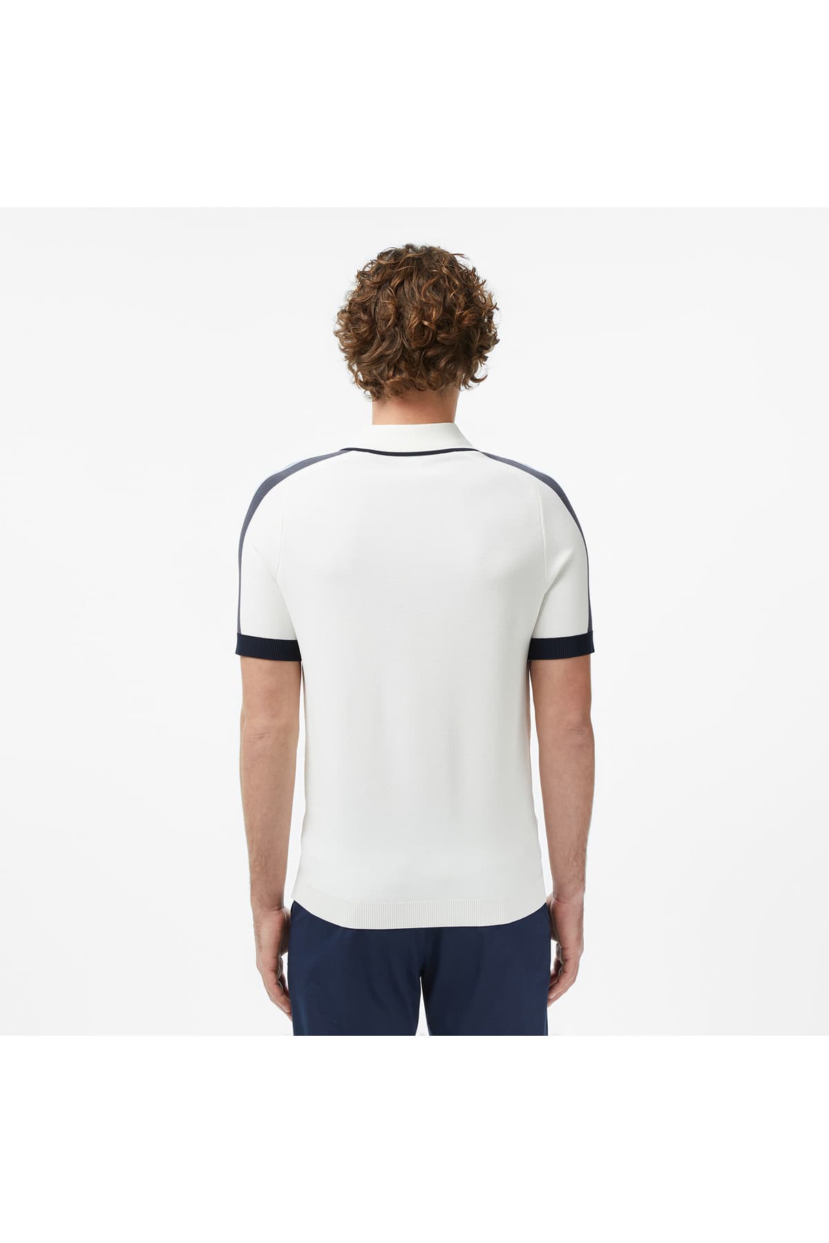 بافت مردانه Lacoste فیت کلاسیک آستین کوتاه یقه نیمزیپ سفید بافت مردانه Lacoste فیت کلاسیک آستین کوتاه یقه نیمزیپ سفید