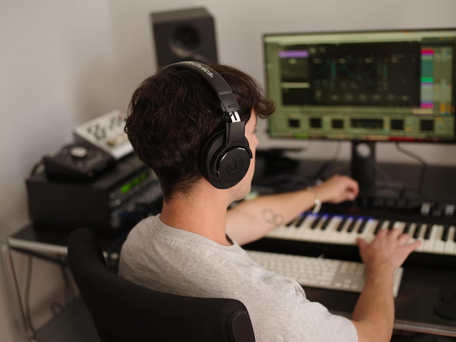 هدفون مانیتورینگ استودیویی حرفهای Audio-Technica مدل ATH-M20X مشکی هدفون مانیتورینگ استودیویی حرفهای Audio-Technica مدل ATH-M20X مشکی