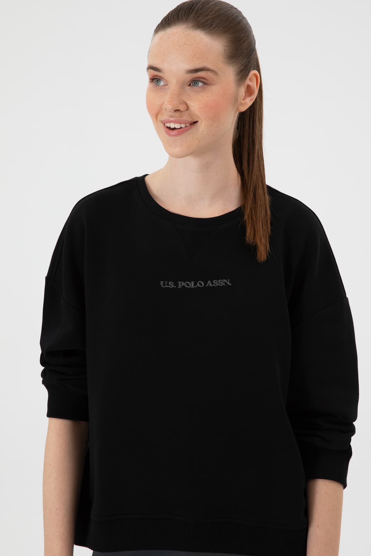 سوئیشرت زنانه U.S. Polo Assn. مشکی یقه گرد مدل 50313562-VR046 سوئیشرت زنانه U.S. Polo Assn. مشکی یقه گرد مدل 50313562-VR046