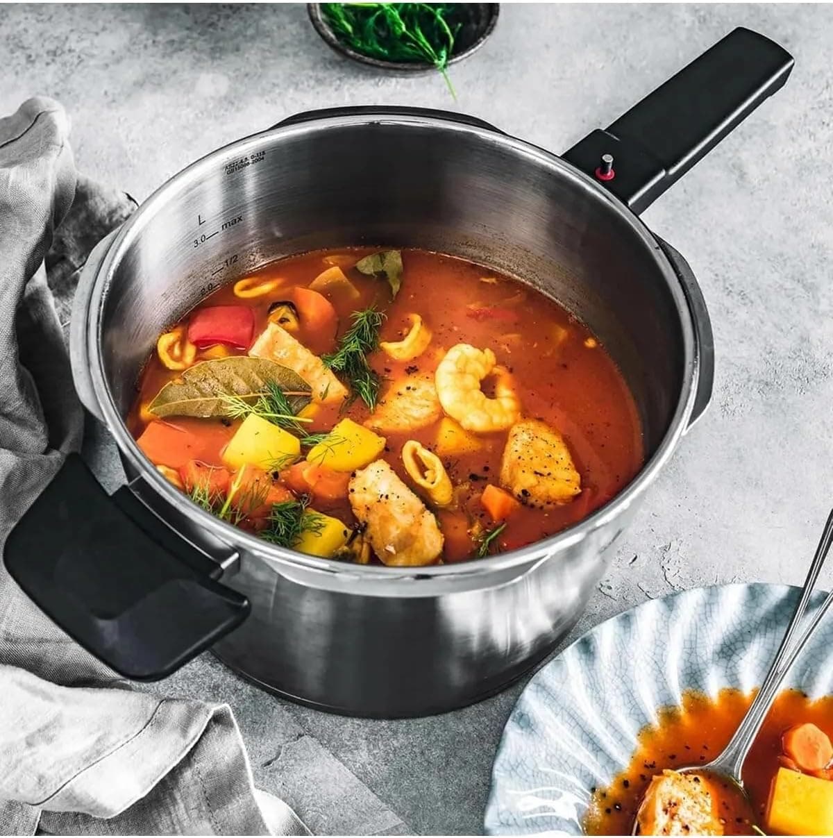 زودپز Fissler Vitaquick مشکی 4,5 Litre زودپز Fissler Vitaquick مشکی 4,5 Litre