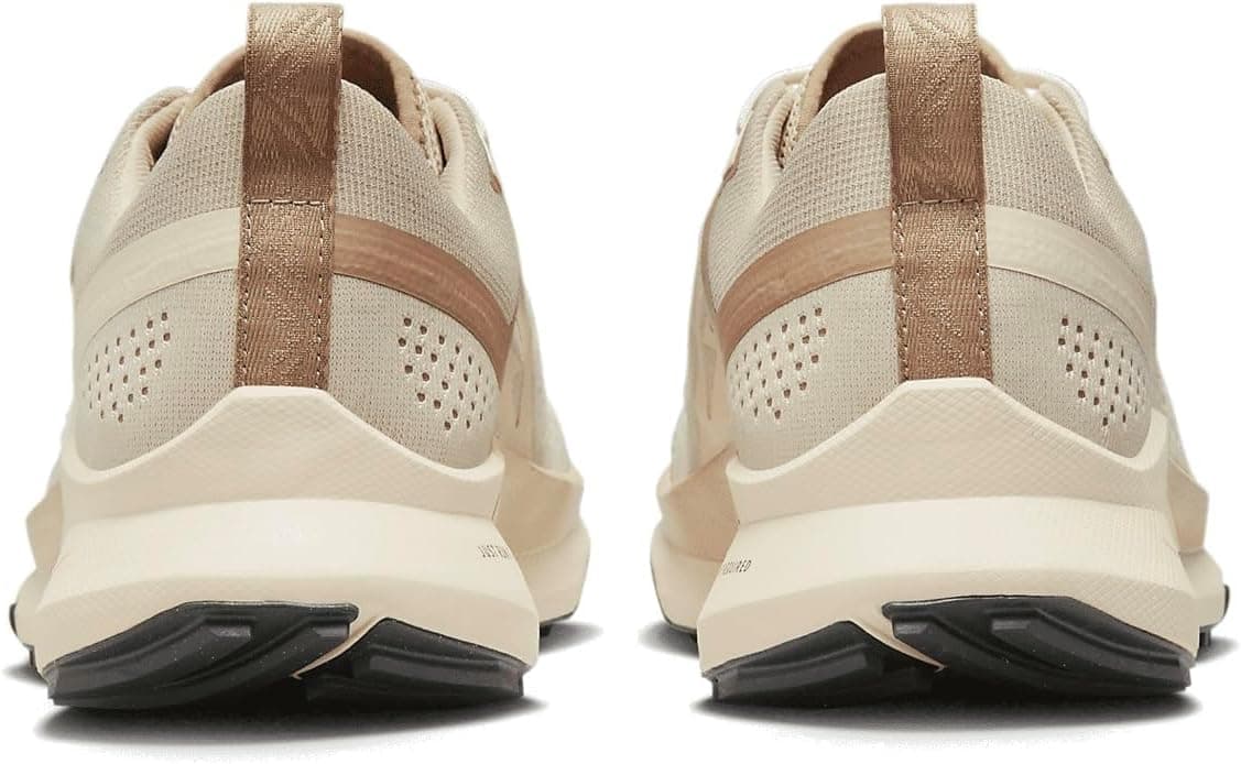 کفش دویدن یونیسکس Nike مخصوص آفرود React Pegasus Trail 4 بژ کفش دویدن یونیسکس Nike مخصوص آفرود React Pegasus Trail 4 بژ