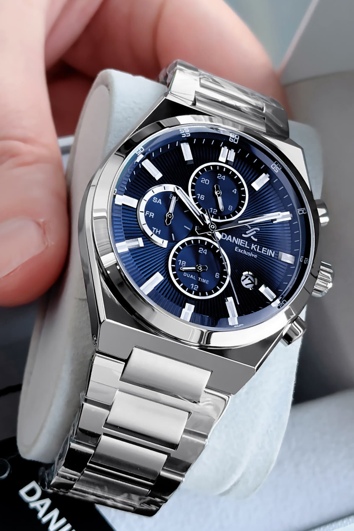 ساعت مچی مردانه Daniel Klein ضد آب 3 ATM بند فولادی نقرهای مدل Elg328 ساعت مچی مردانه Daniel Klein ضد آب 3 ATM بند فولادی نقرهای مدل Elg328