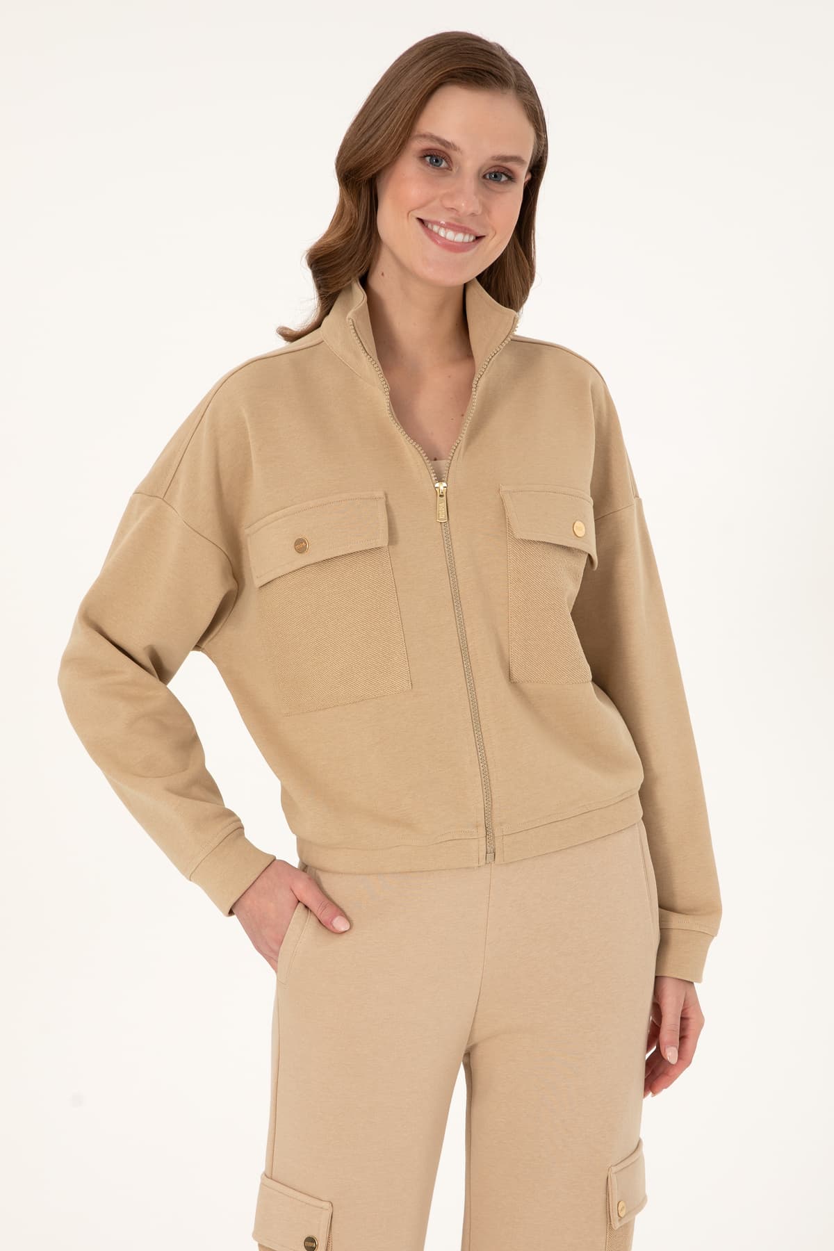 سوئیشرت زنانه U.S. Polo Assn. خاکی زیپ دار یقه ایستاده مدل 50299001-VR027 سوئیشرت زنانه U.S. Polo Assn. خاکی زیپ دار یقه ایستاده مدل 50299001-VR027