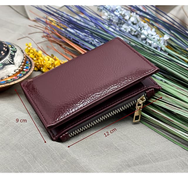 کیف پول زنانه Womancraft با جا اسکناسی و جا خرد مدل Santos کیف پول زنانه Womancraft با جا اسکناسی و جا خرد مدل Santos