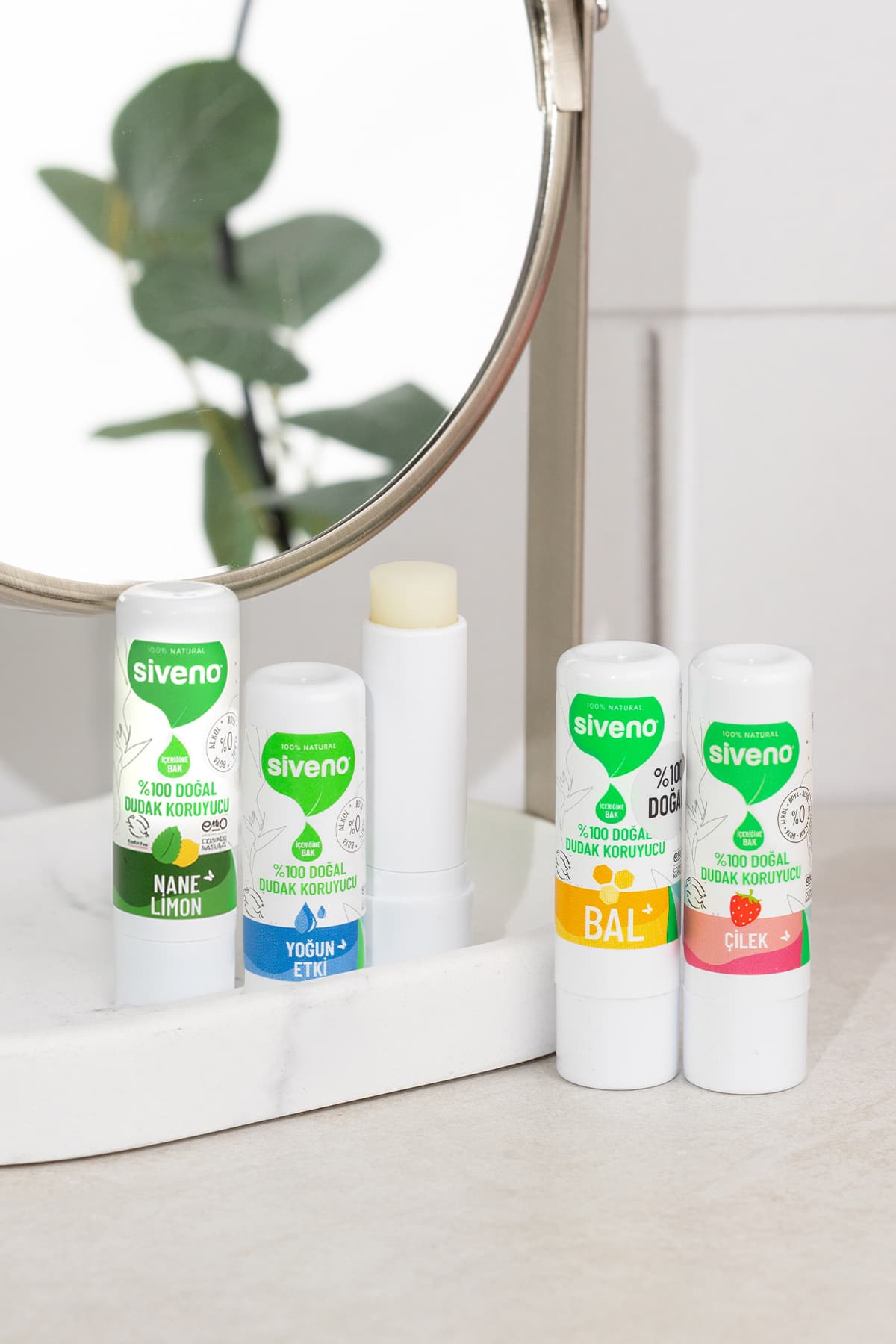بالم لب Siveno طبیعی توت فرنگی گیاهی مرطوبکننده براقکننده ترمیمکننده 6g بالم لب Siveno طبیعی توت فرنگی گیاهی مرطوبکننده براقکننده ترمیمکننده 6g