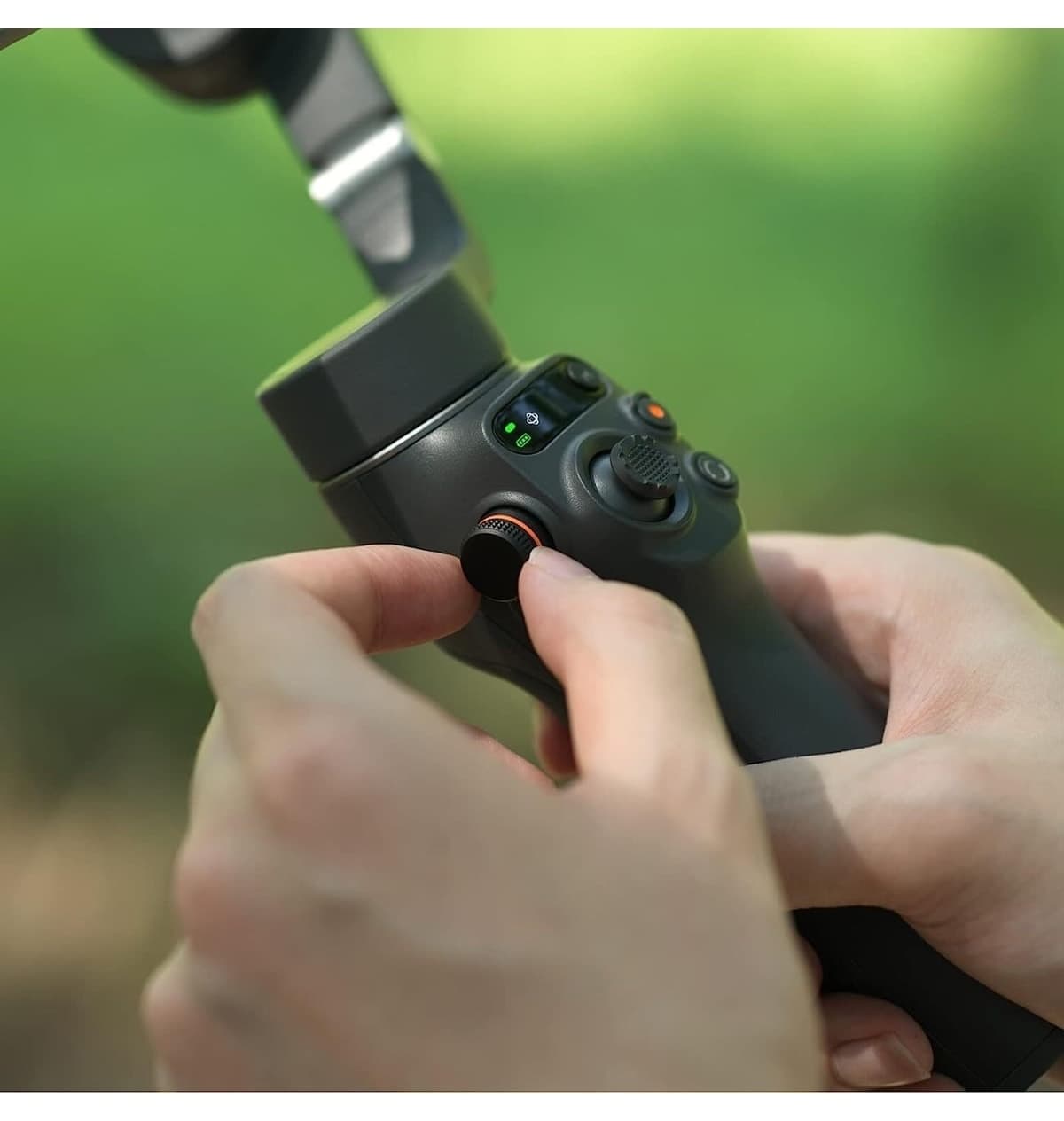 گیمبال تثبیتکننده موبایل DJI مدل Osmo Mobile 6 گیمبال تثبیتکننده موبایل DJI مدل Osmo Mobile 6