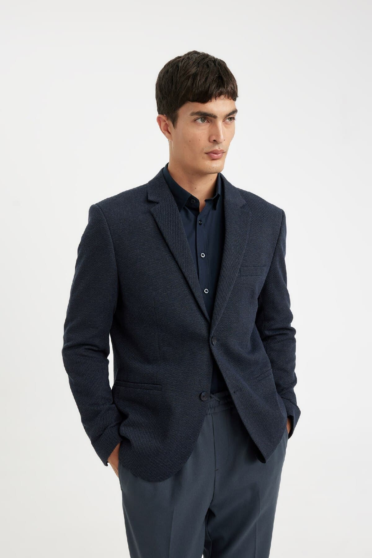 کت بلیزر مردانه Defacto Slim Fit آستری دکمهدار مدل N0503az24au کت بلیزر مردانه Defacto Slim Fit آستری دکمهدار مدل N0503az24au