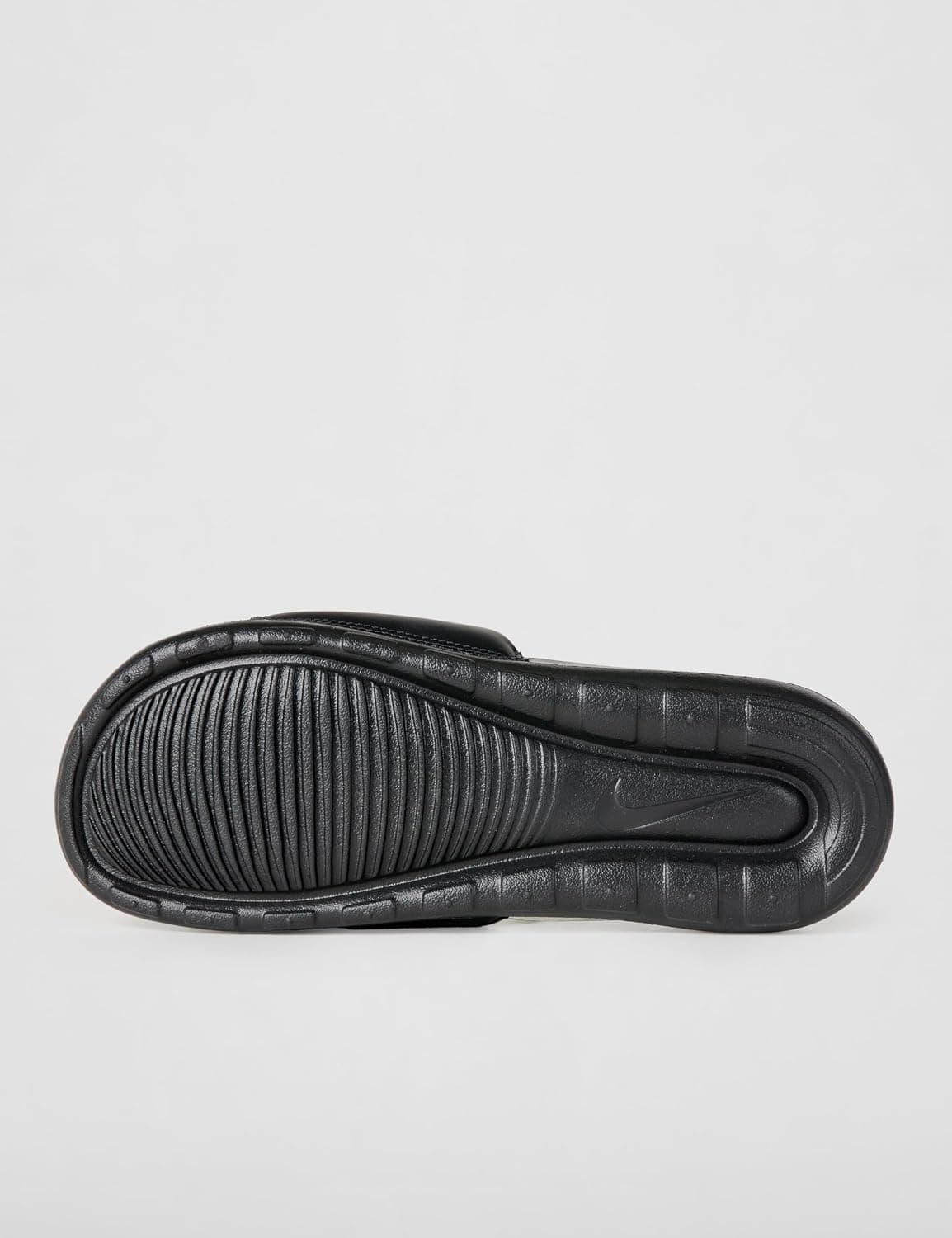 صندل مردانه Nike مدل Victori One سایز 9 مشکی/سفید-مشکی صندل مردانه Nike مدل Victori One سایز 9 مشکی/سفید-مشکی